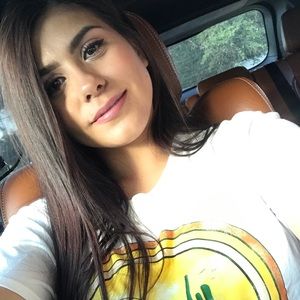 Meet your Posher, Priscila